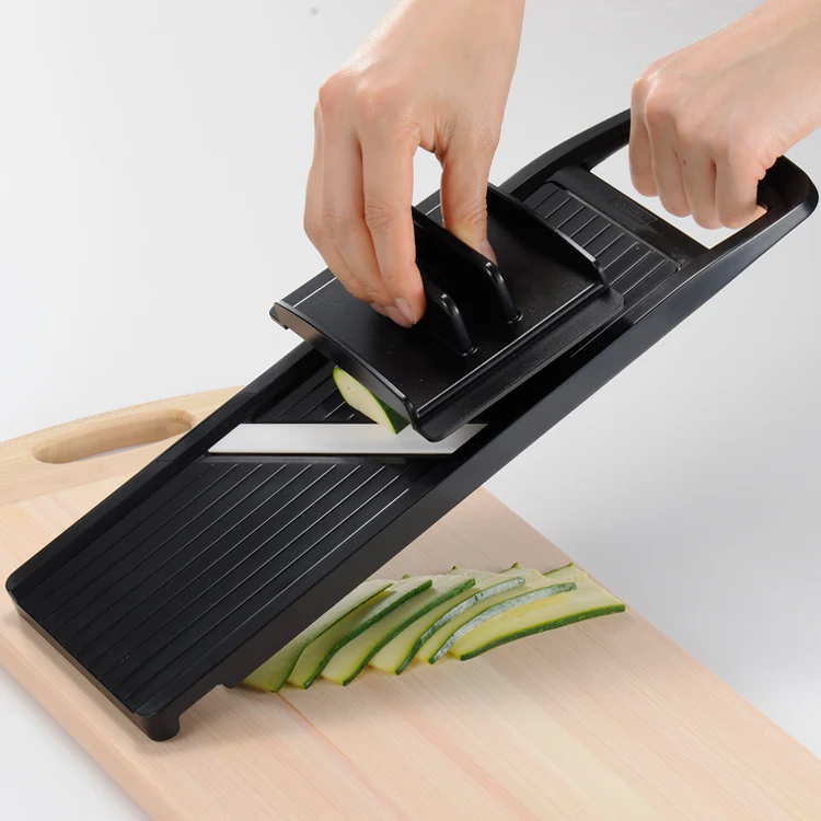 Kyocera Wide Adjustable Mandoline Slicer, Black - Image 5
