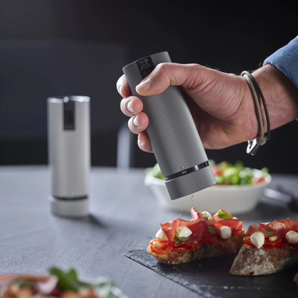 Peugeot Line Duo 6" Electric Salt and Pepper Mill Set - Image 3
